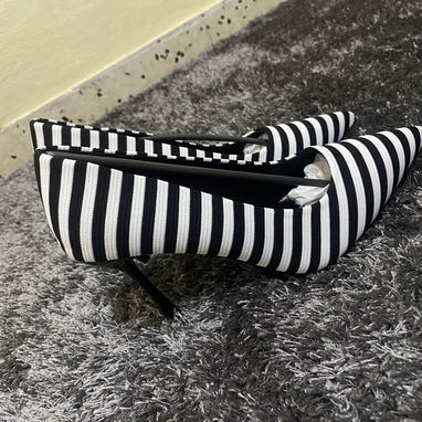 Zapatos de tacones. Nuevos en su caja. #38. Mensajería disponible - Img 115694234