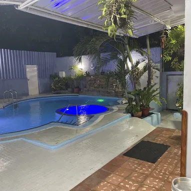 SE VENDE CASA PLAYA GUANABO CON PISCINA - 9/10