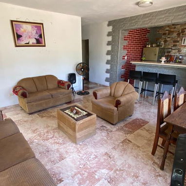 SE VENDE CASA DE 2 PLANTAS EN EL REPARTO MARTI 7 HAB, PATIO, GARAJES. 370 m2 - 5/10