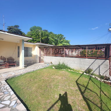 Venta de Casa En COJIMAR, cerca de la Rotonda. #241 - 3/10