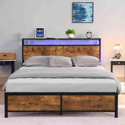 Vendo cama matrimonial con cabecero, Marco de cama completo, Marco de cama completo con luces LED y 2 puertos USB. - Img 55381664