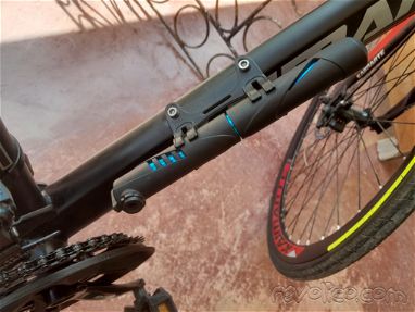 Se vende bicicleta  con accesorios  nuevos - Img 68020326