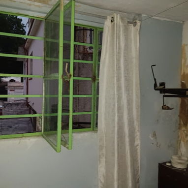 Casa en venta que consta de sala cocina baño un cuarto ,pasillo en la entrada y cuenta con dos tanques de agua elevados. - Img 119576853