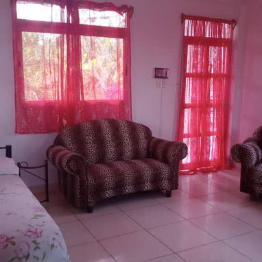 Casa estilo loft , 250$ por mes ,con garaje . 78830211 leonor - Img 125780273