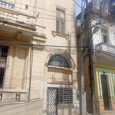 Neptuno 1223 Esquina Masón Vedado Apartamentos 15 segundo Piso edificio capitalista 😌 - 10/10
