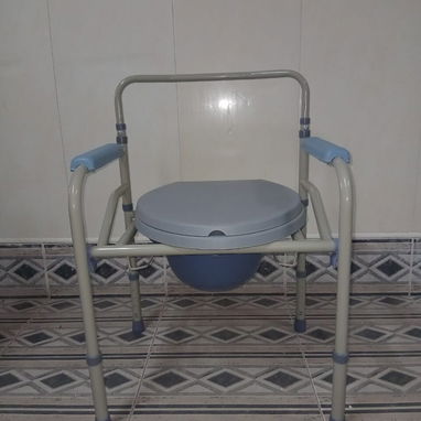 🚧 SILLA SANITARIA PORTÁTIL CON CUBETA 🚧 - Img 118041520