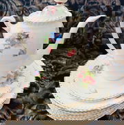 !!!!!!!!Vendo Juego de vajilla de Porcelana  con ribetes de oro, Jhonson Bross !!!!!!!! - Img 49310994