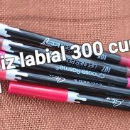 Lápiz labial y delineador sombre - Img 54977023