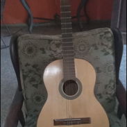 Bajo eléctrico(200usd) y guitarra clásica profesional(200usd)en venta. Miguel, 54755950. Fontanar - Img 57865076