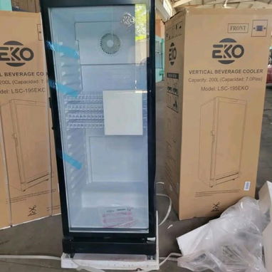 Exhibidora Vertical Marca EKO 7.5 pies $550 USD  Transporte Incluido  Factura y garantía - 4/4