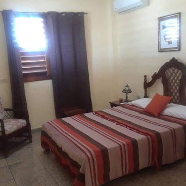 Renta de apartamento en 1er Piso, en vedado de 2 habitaciones y 2 baños, 2 terrazas - 3/9