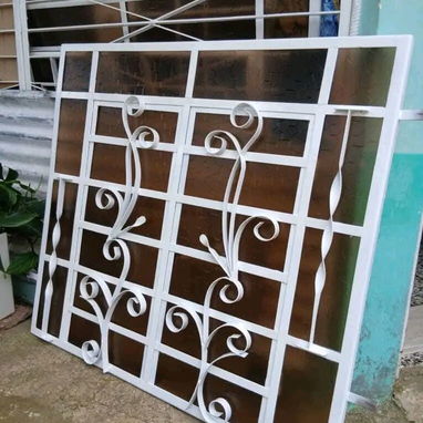 Sé realizan trabajos de herrería siempre buscando la seguridad y protección de su hogar y contamos con pintura, transpor - 6/10