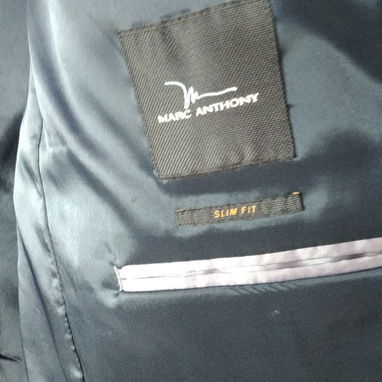 Vendo trajes en perferto estado el sepa de trajes verás en las fotos.. - 2/10