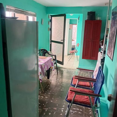 Se vende apartamento centro habana 3er piso avenida belascoain de 2/4 con dos baños se deja telefono fijo 2 split y más - 2/10