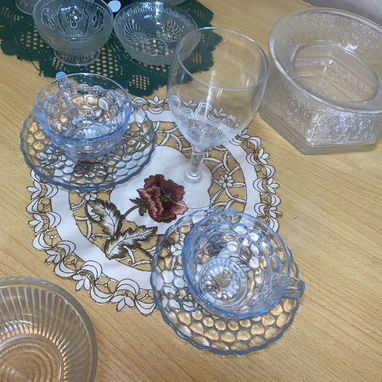 Venta de antigüedades , elefante de porcelana,cristalería antigua y muchas cosas más - Img 121262581
