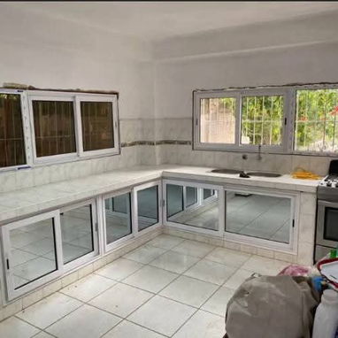 Realizamos todo tipo de trabajos de marquetería en aluminio calidad garantizada contáctenos ya será un placer atenderle - Img 122521696