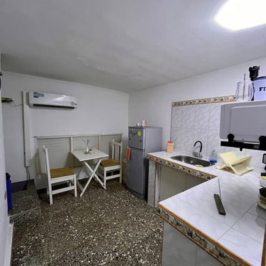 Se vende un apartamento en edificio colonial Habana Vieja📍🏡 Características ^ * Es puerta ca - Img 124705322