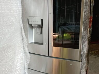 Refrigerador LG modelo french door, door in door instawieu TOC TOC con dispensador de agua y hielo ,2 gavetas - Img 66241722