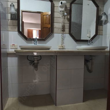 RENTA hostal de 7 habitaciones para 12 personas EN LA BELLA TRINIDAD, con Qba Hostin 360 - 2/10
