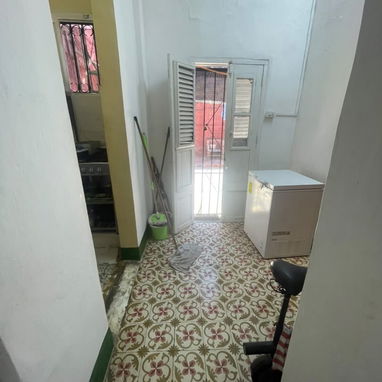 Se vende casona cerca de la cret y juan delgado con podibide garage - 4/10