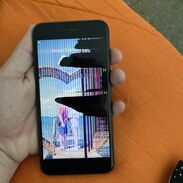 Vendo iPhone 8plus con pantalla y parte de atrás rota - Img 45511423