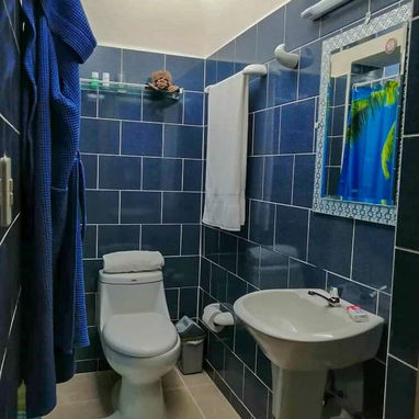 🏖️Pasadía en piscina en Siboney. Casa de renta por habitaciones🏖️Alquiler de casa con piscina en Playa - Img 105049307