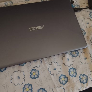 Vendo Laptop ASUS VivoBook 14 - 9/9