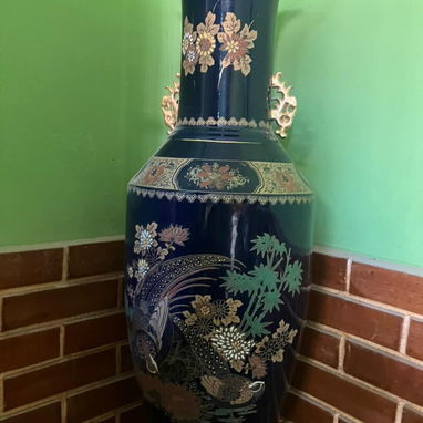 VENDO JARRÓN GRANDE ANTIGUO DE PORCELANA CHINA. INTERESADOS COMUNICARSE AL 54312796 CON ISABEL - Img 115001969