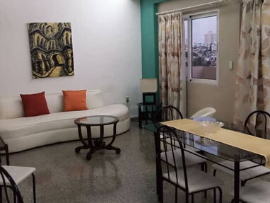 Renta de Magnífico apartamento de 2 habitaciones climatizadas en la calle Línea del Vedado - Img 64297152