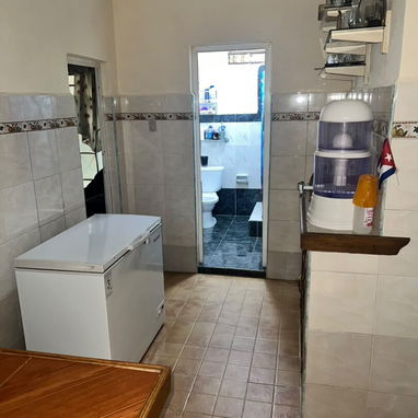 Venta de apartamento en bajos de un bi planta en el cerro 35 000 usd. - 2/10