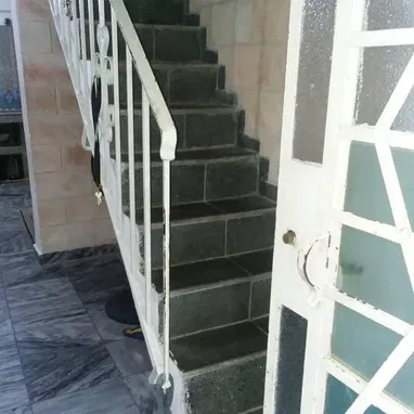*VENTA DE CASA EN PLAYA*  - No es independiente 👁️Tiene un pasillo. - Cuenta con:  ✓ 2 cisternas   ✓ Gas de la calle  ✓ - Img 121617837