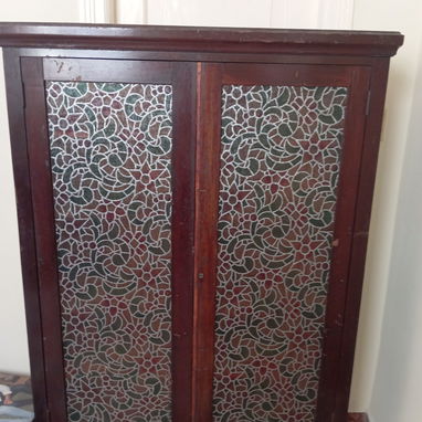 Vendo vitrina antigua de cristal  en sus puertas. - 2/4