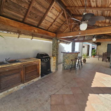 Venta de casa independiente en siboney - 7/10