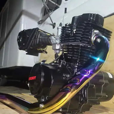 UNIDAD DE MOTO / KVKMOT / 200 CC / NUEVO / FACTURA CON FIRMA AUTORIZADA / CON CARBURADOR / CON TUBO DE ESCAPE / ENCENDID - Img 112639583