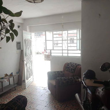 *$14.000usd. En venta casa biplanta puerta de calle (PLANTA BAJA) en Luyanó. Referencia: semáforo de Luyanó. - 3/10