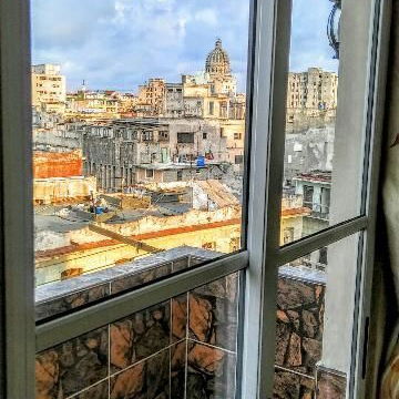 Renta por días de apto de 1 hab en Galiano, Centro Habana, cerca de malecón, balcón con amplia vista. - Img 107824707