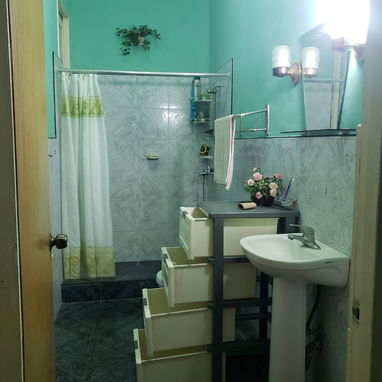 Piso 2 habitaciones doble, en 23 y Malecón con ascensor y propia cisterna ! - Img 122441525