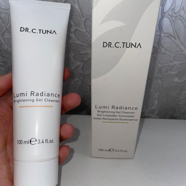 Skincare línea Lumi radiance de Farmasi - 2/3