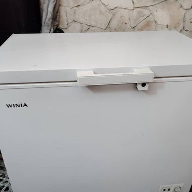 Vendo nevera Winia de 9 pies con la máquina rota. - 2/4