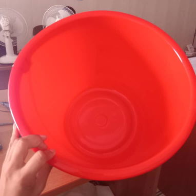 CUBO DE PLÁSTICO CON ASA METÁLICA - 3/7