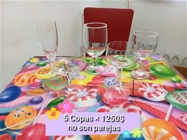 Centro de mesa, vasos, copas y tasas - Img 66851318