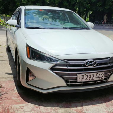 Hyundai Elantra 2019 - 2/2
