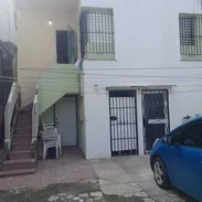 🏡 SE VENDE CASA INDEPENDENDIENTE CON GARGAE, de dos niveles, azotea libre, en excelente zona de PLAYA - Img 55279175