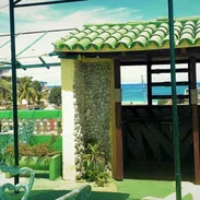 Se renta casa de 4 habitaciones a 60 metros de la playa de Guanabo con piscina de lona. 54026428 - Img 40820551