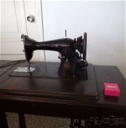 Vendo máquina de coser singer - Img 45774535