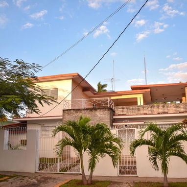📱 Mansión Exclusiva en Miramar con Piscina y Máxima Privacidad - Img 116117412