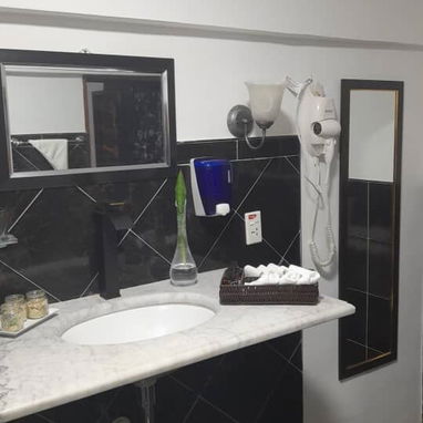 📍 Cod. Z - Hostal en La Habana Vieja | Electricidad Constante y Confort 🏠 - Img 110878584
