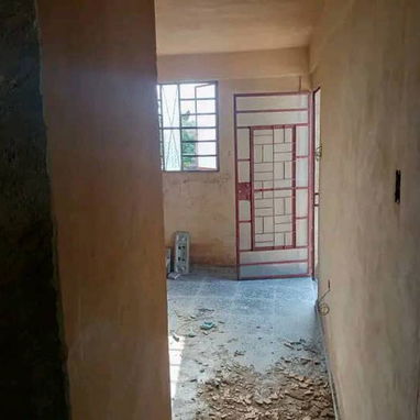 *$8500usd. En venta casa biplanta interior de un pasillo de 3 casas (todo independiente,  y cercado) en Mantilla,  Arroy - Img 117710037