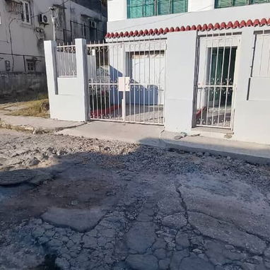 Casa de tres pisos en Santo Suárez - Img 125149439
