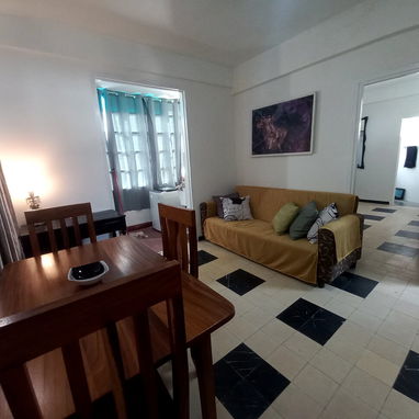 SE RENTA APTO PRIVADO DE UNA HABITACIÓN EN EL VEDADO, TERCER PISO. 54026428 - Img 120328971